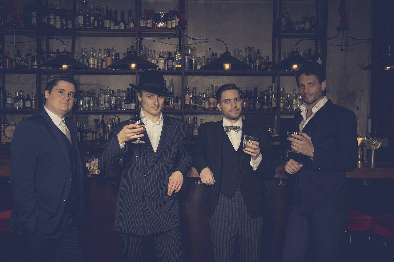 gentlemen, bar, fashion-7236041.jpg